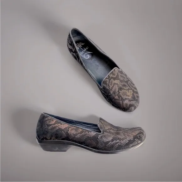 Dansko Olivia Slip On Shoes Snakeskin Size 39