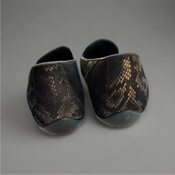 Dansko Olivia Slip On Shoes Snakeskin Size 39