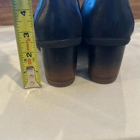 Dansko Pennie Leather Weatherproof Heels Size EU 36 Booties shoes Black EUC