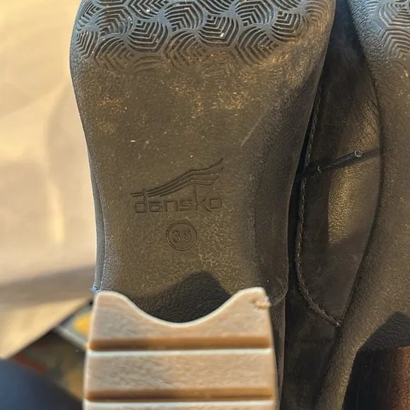 Dansko Pennie Leather Weatherproof Heels Size EU 36 Booties shoes Black EUC