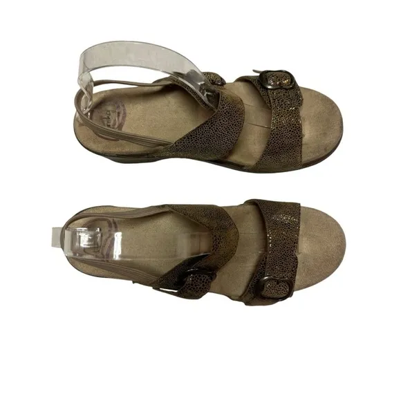 Dansko Sonnet Metallic and Tan Sandals Gold sandals womens size 39