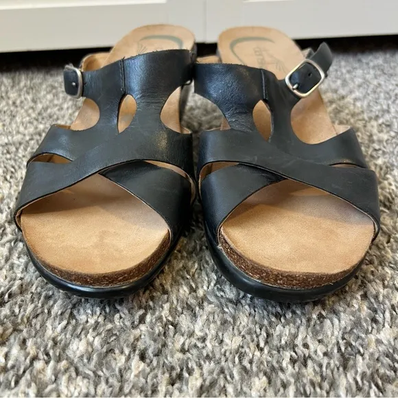 Dansko Women’s Black Leather‎ Kai Strappy Wedge Sandals Size 9.5-10 / EU 40