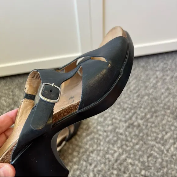 Dansko Women’s Black Leather‎ Kai Strappy Wedge Sandals Size 9.5-10 / EU 40