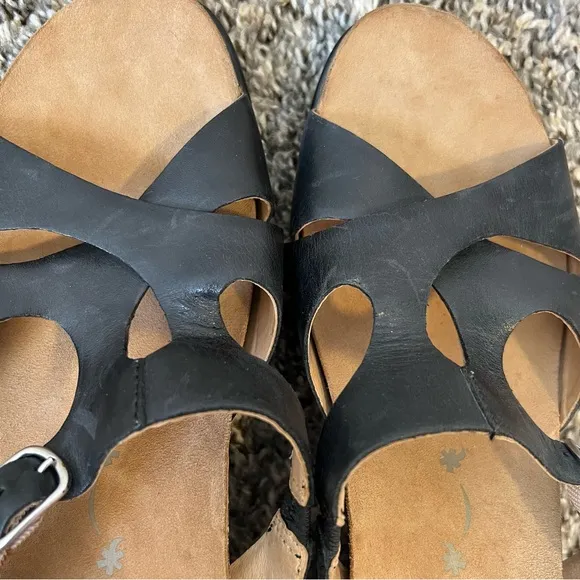 Dansko Women’s Black Leather‎ Kai Strappy Wedge Sandals Size 9.5-10 / EU 40