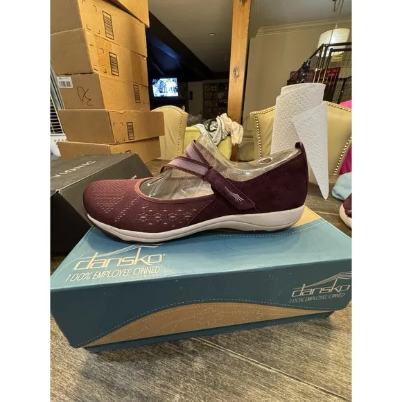 Dansko Women's Haven Mary Jane Flat Wine Size 41 US 10.5-11