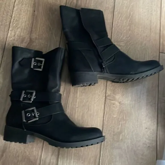 Diba boots​​​​​​​​