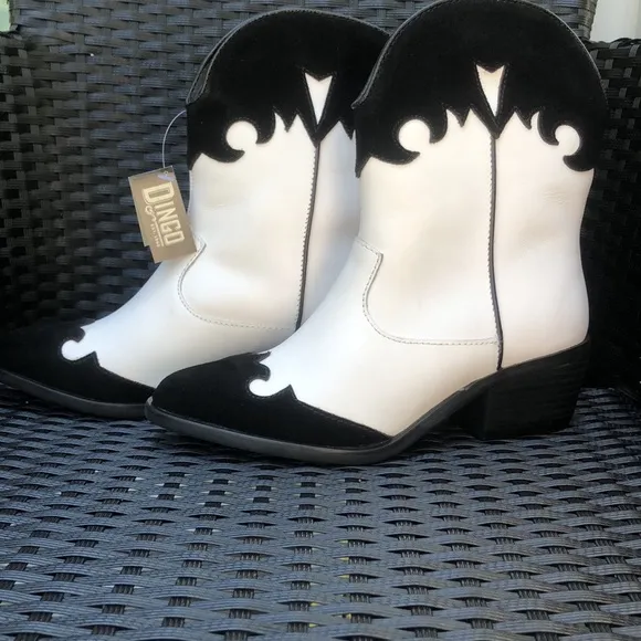 Dingo white and black western boots size 6.5