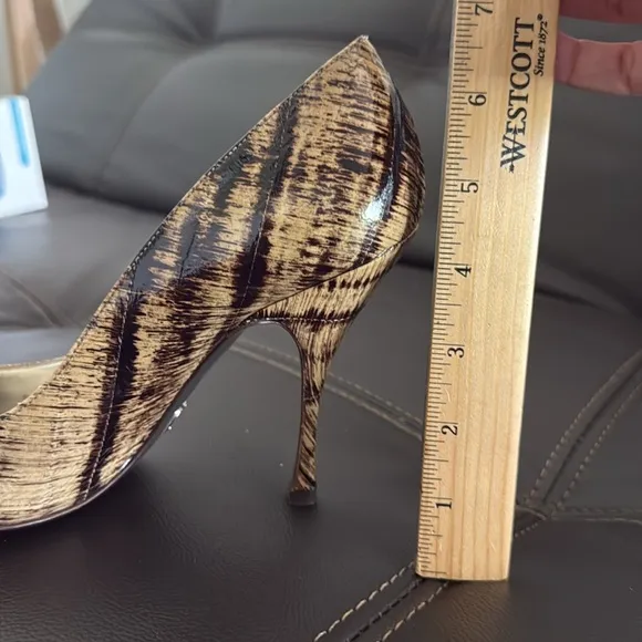 🪩Dolce &amp; Gabbana Women's Brown Peep Toe Heels