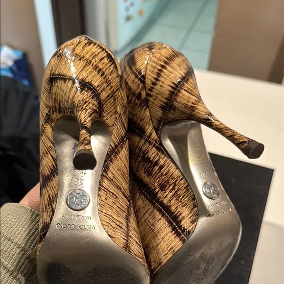 🪩Dolce &amp; Gabbana Women's Brown Peep Toe Heels