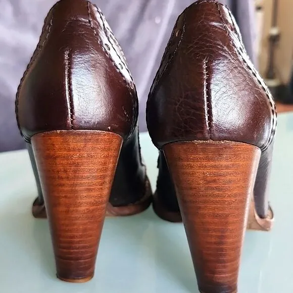 Dolce &amp; Gabbana Leather Oxford Heels