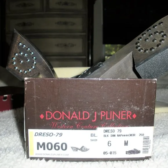 Donald Piner NEW IN BOX Western Couture Collection womens shoes