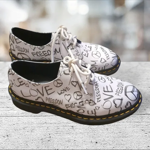 Dr Martens 1461 Script Shoes  Size 8L 7M Unisex