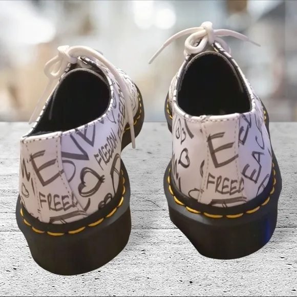 Dr Martens 1461 Script Shoes  Size 8L 7M Unisex