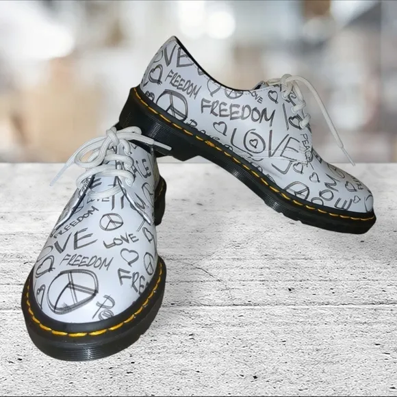 Dr Martens 1461 Script Shoes  Size 8L 7M Unisex