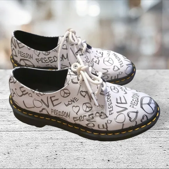 Dr Martens 1461 Script Shoes  Size 8L 7M Unisex