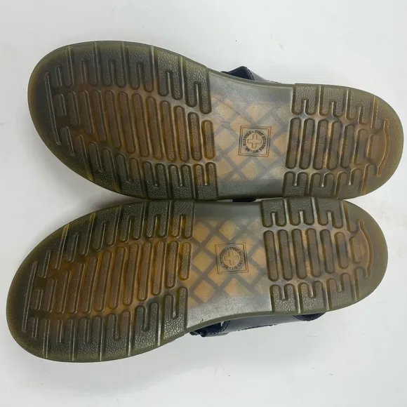 Dr. martens black sandal