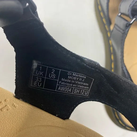 Dr. martens black sandal