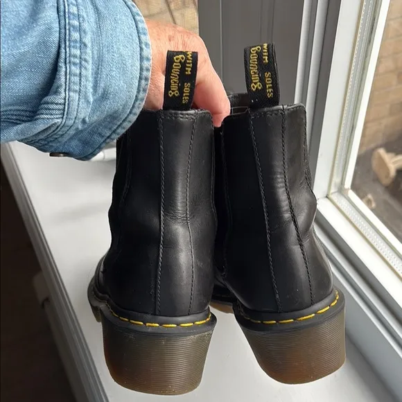 Dr. Martens CADENCE GREASY CHELSEA Black Leather Boots-10