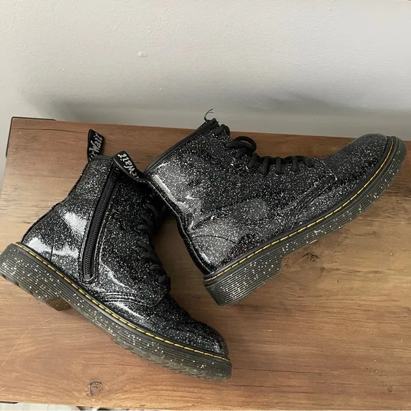 Dr. Martens Kids Boots Black with Speckles