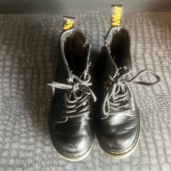 Dr Martens kids boots Size: 12 US Color :Black
