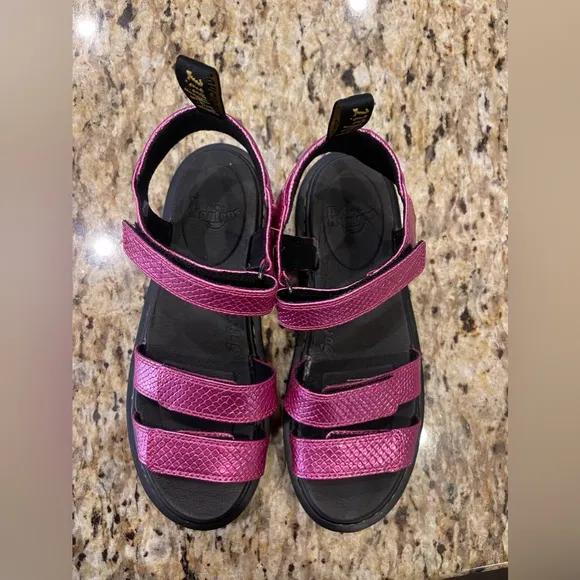 Dr Martens Klaire J Slingback Sandals Girls Size 6 youth Pink Reptile Emboss NEW