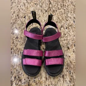 Dr Martens Klaire J Slingback Sandals Girls Size 6 youth Pink Reptile Emboss NEW