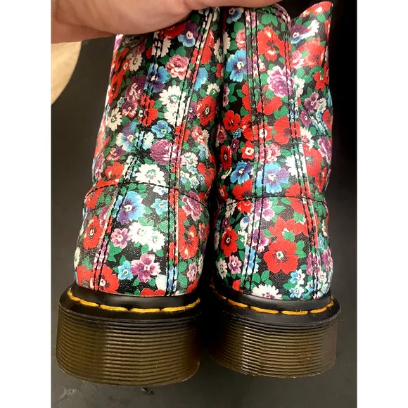 Dr. Martens Pascal Black Wild Poppy US 6 EU 37‎ UK 4 1460 Boot VTG Floral Docs