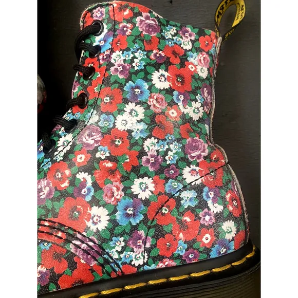 Dr. Martens Pascal Black Wild Poppy US 6 EU 37‎ UK 4 1460 Boot VTG Floral Docs