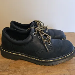DR MARTENS Unisex Graceland Black Leather Shoes, Oxfords