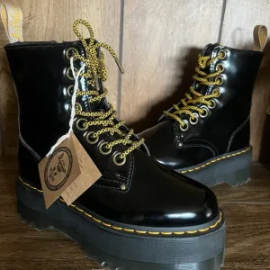 Dr. Martens Vegan Jadon Max Boots