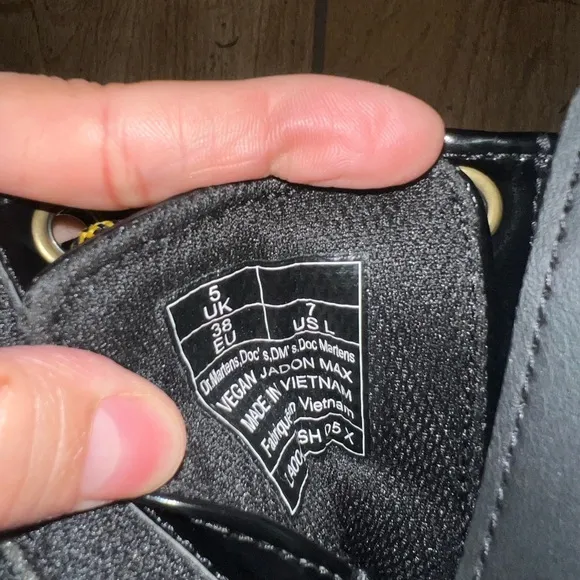 Dr. Martens Vegan Jadon Max Boots