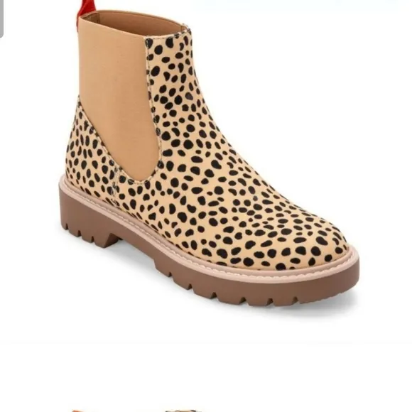 DV by Dolce Vita Pepper 9.5 Leopard Cheetah animal print Chelsea boot
