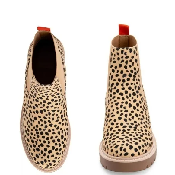 DV by Dolce Vita Pepper 9.5 Leopard Cheetah animal print Chelsea boot