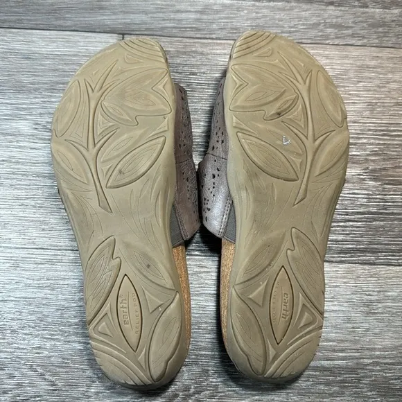 Earth tan leather slides woman’s size 10 wide (b28)