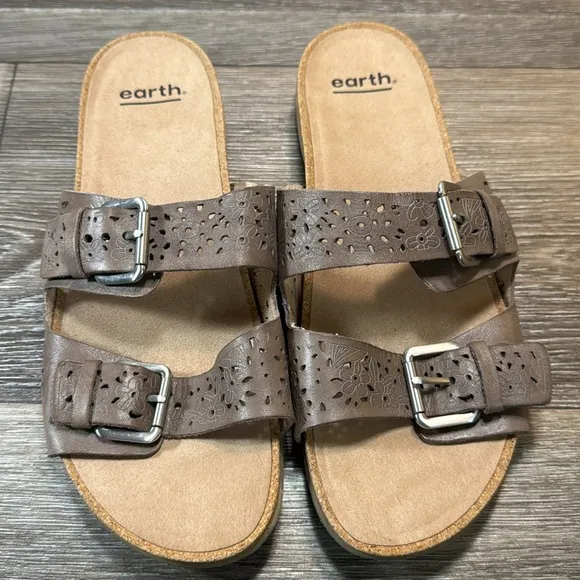 Earth tan leather slides woman’s size 10 wide (b28)