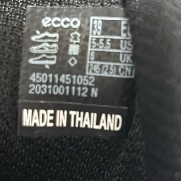 ECCO. GORE-TEX BOOTS   For MEN SIZE  5.5