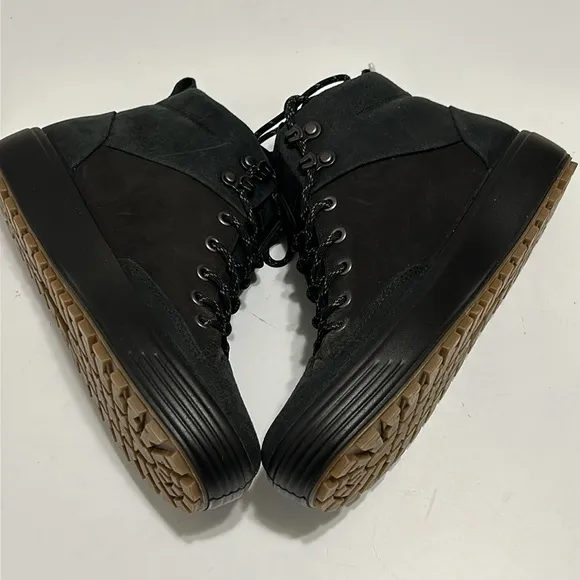 ECCO. GORE-TEX BOOTS   For MEN SIZE  5.5