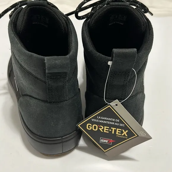 ECCO. GORE-TEX BOOTS   For MEN SIZE  5.5