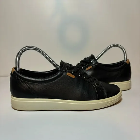 Ecco Soft 7 Black Leather Sneaker White Trim Womens Size US 7 EU 38 Casual Shoes