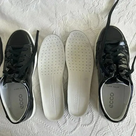 ECCO Soft 7 Womens Size 37 (US 6-6.5) Black Patent Leather Casual Sneakers Shoes