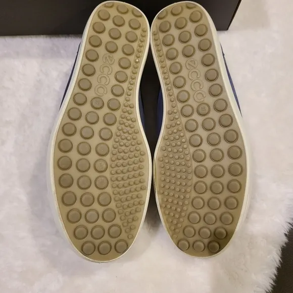 Ecco Womens Soft 7 Sneakers