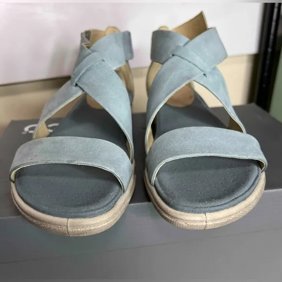 Echo Sandals Size 38 / 7-7.5 Trooper