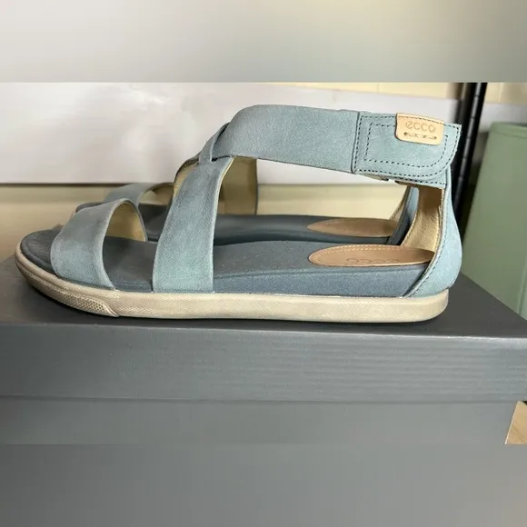 Echo Sandals Size 38 / 7-7.5 Trooper