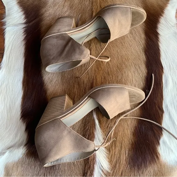 EILEEN FISHER block heels size 8 suede leather sandal heel shoes footwear