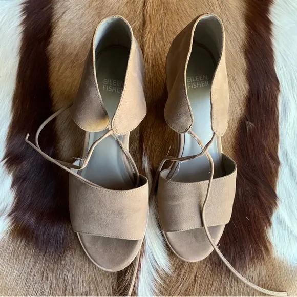 EILEEN FISHER block heels size 8 suede leather sandal heel shoes footwear
