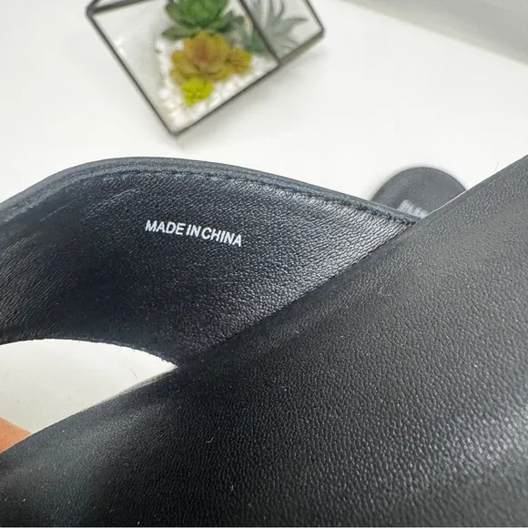 Eileen Fisher Women's Black Slide Sandals size 7 leather like new
