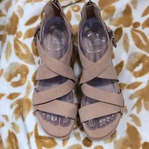 Eileen Fisher Women's Tan Sandals