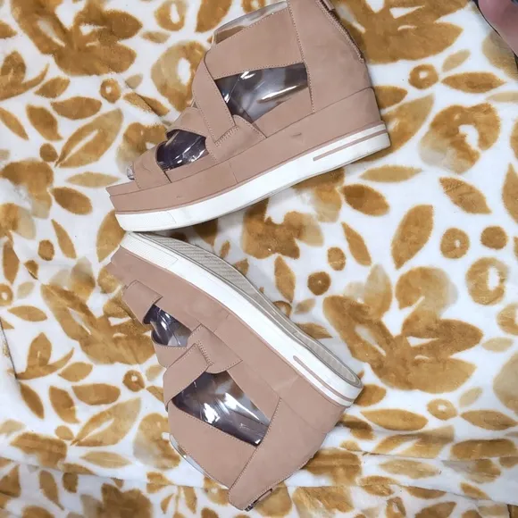 Eileen Fisher Women's Tan Sandals