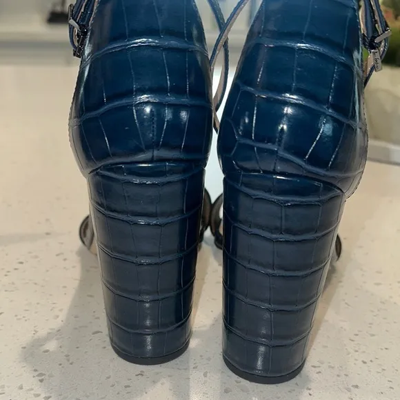 Elegant Navy Blue Croc-Embossed Heels