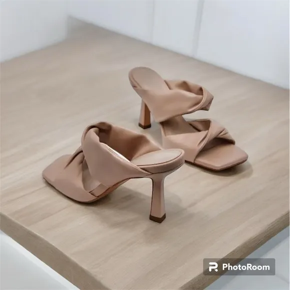 Elegant Tan Women's Heels